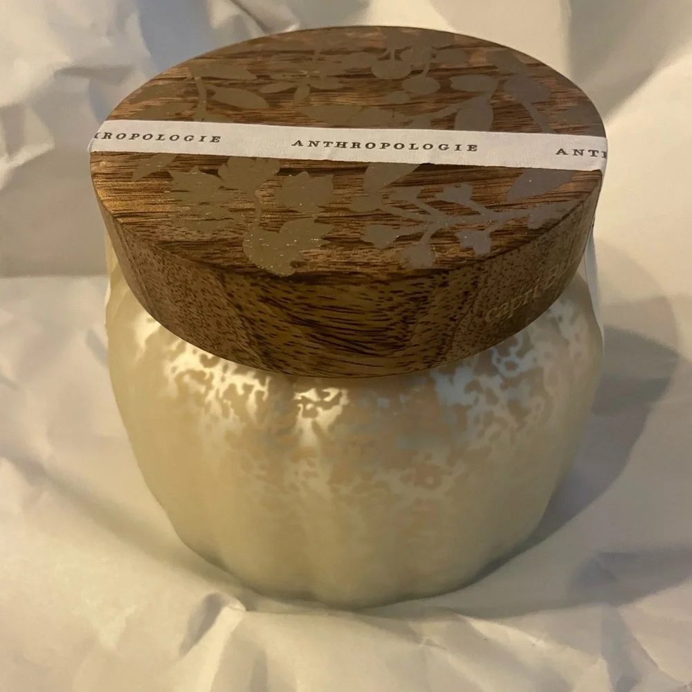 New Anthropologie Capri Blue Pumpkin Clove White Glass Jar Candle Wood Lid 19oz - Picture 4 of 4